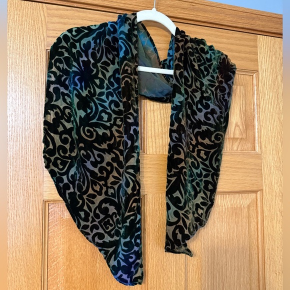 Multicolor Patterned Scarf - Picture 2 of 3